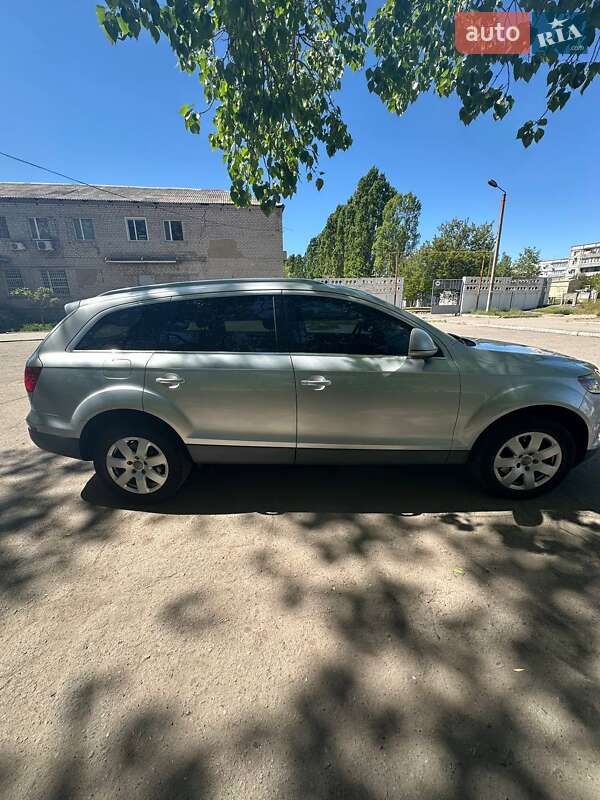 Позашляховик / Кросовер Audi Q7 2007 в Павлограді