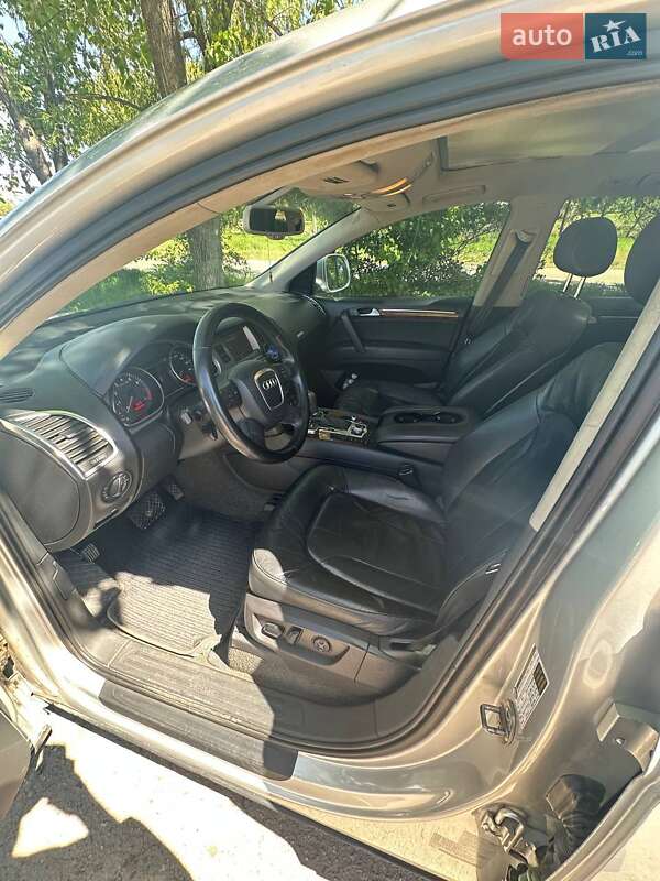 Позашляховик / Кросовер Audi Q7 2007 в Павлограді
