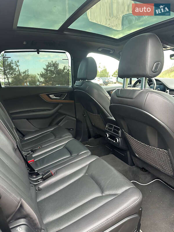 Позашляховик / Кросовер Audi Q7 2016 в Одесі
