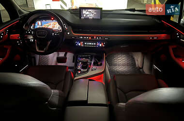 Внедорожник / Кроссовер Audi Q7 2016 в 