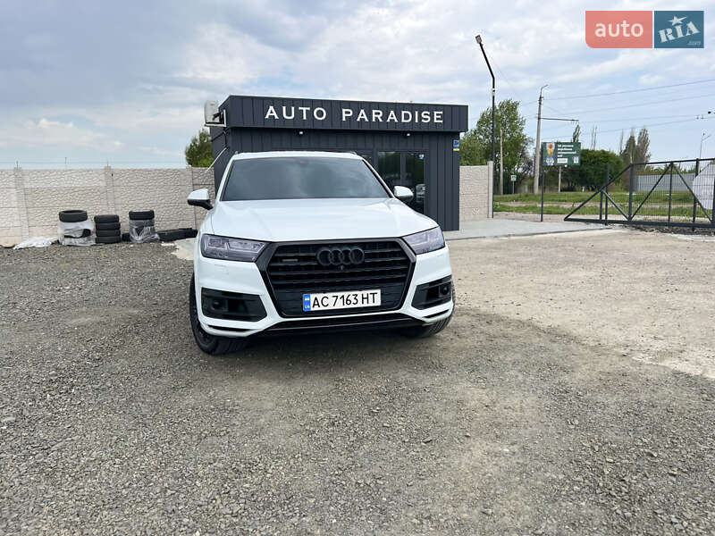 Внедорожник / Кроссовер Audi Q7 2017 в Луцке