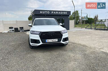 Позашляховик / Кросовер Audi Q7 2017 в 