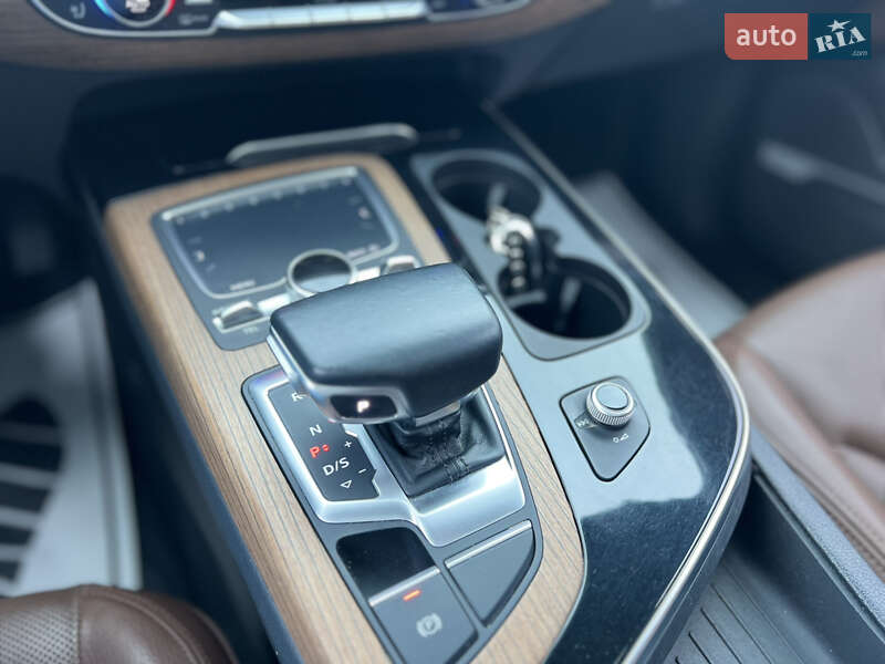 Внедорожник / Кроссовер Audi Q7 2017 в Луцке