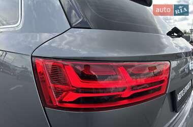 Позашляховик / Кросовер Audi Q7 2016 в 
