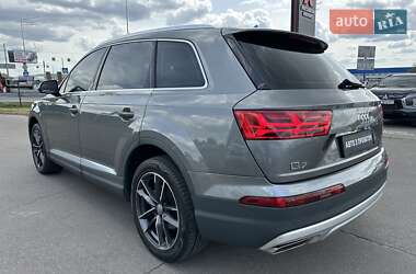 Позашляховик / Кросовер Audi Q7 2016 в 