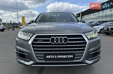 Позашляховик / Кросовер Audi Q7 2016 в 