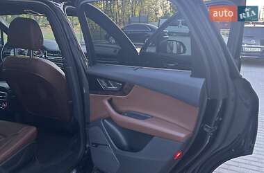 Позашляховик / Кросовер Audi Q7 2016 в 
