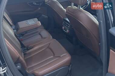 Позашляховик / Кросовер Audi Q7 2016 в 