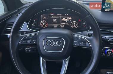 Позашляховик / Кросовер Audi Q7 2016 в 