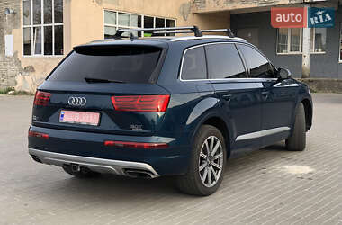 Внедорожник / Кроссовер Audi Q7 2017 в 