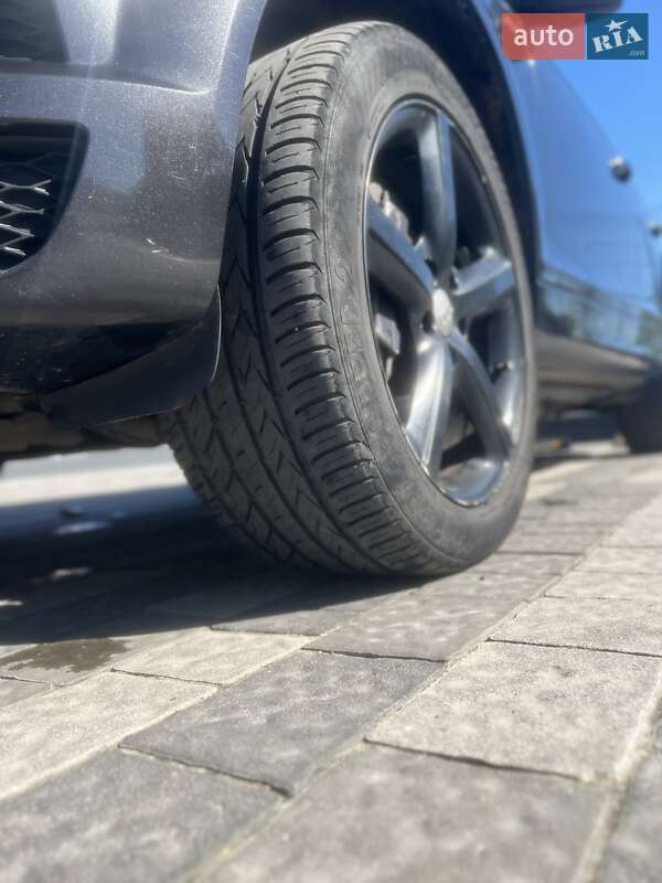 Позашляховик / Кросовер Audi Q7 2014 в Львові