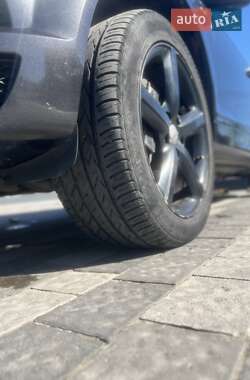 Внедорожник / Кроссовер Audi Q7 2014 в 