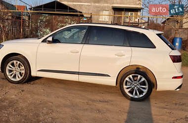 Позашляховик / Кросовер Audi Q7 2018 в 