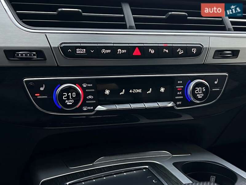 Позашляховик / Кросовер Audi Q7 2015 в Львові