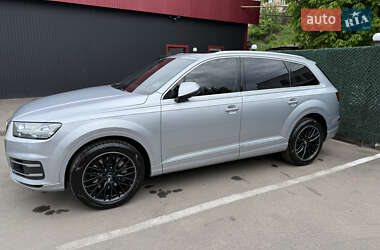 Позашляховик / Кросовер Audi Q7 2019 в 