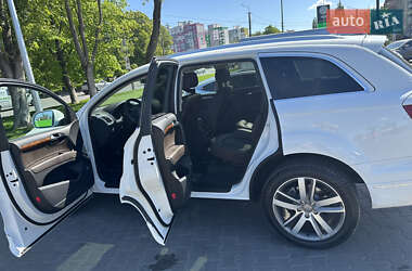 Внедорожник / Кроссовер Audi Q7 2014 в 