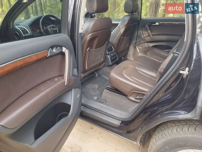 Позашляховик / Кросовер Audi Q7 2010 в Охтирці