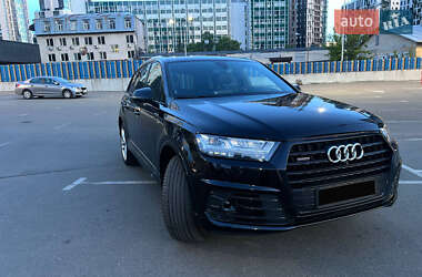 Внедорожник / Кроссовер Audi Q7 2016 в Киеве