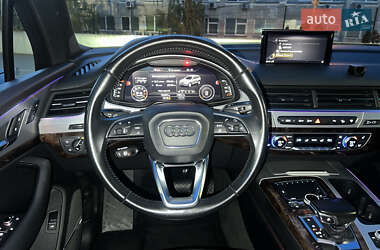 Внедорожник / Кроссовер Audi Q7 2016 в 