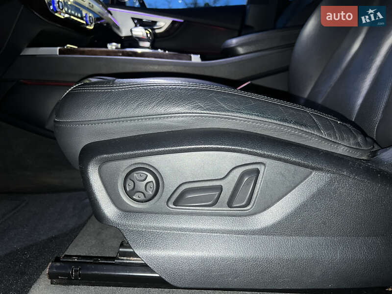 Внедорожник / Кроссовер Audi Q7 2016 в Киеве