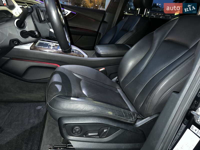Внедорожник / Кроссовер Audi Q7 2016 в Киеве