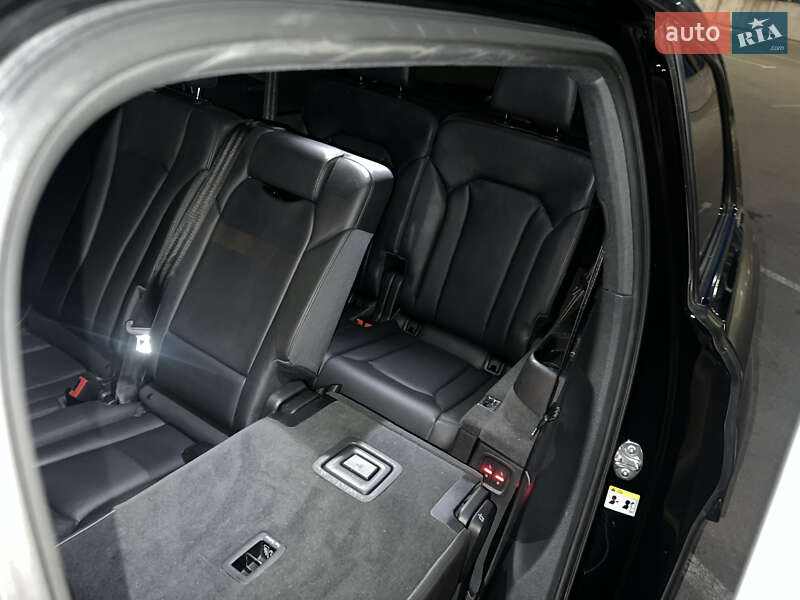 Внедорожник / Кроссовер Audi Q7 2016 в Киеве