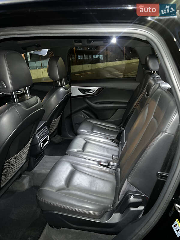 Внедорожник / Кроссовер Audi Q7 2016 в Киеве
