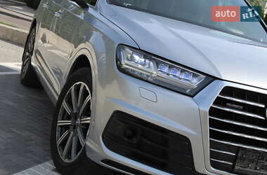 Позашляховик / Кросовер Audi Q7 2017 в Здолбуніві
