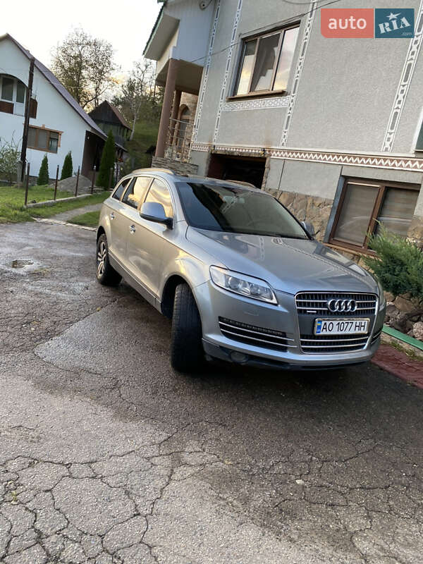 Внедорожник / Кроссовер Audi Q7 2007 в Тячеве