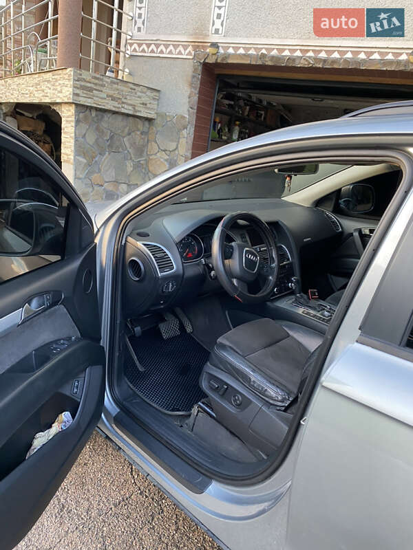 Внедорожник / Кроссовер Audi Q7 2007 в Тячеве