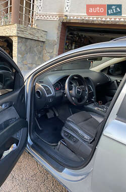 Внедорожник / Кроссовер Audi Q7 2007 в 
