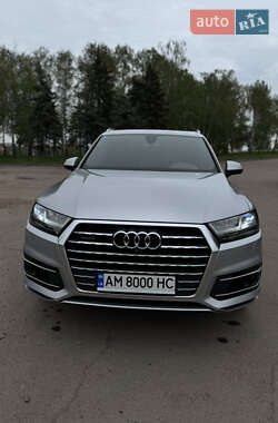 Внедорожник / Кроссовер Audi Q7 2016 в 