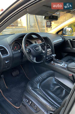 Внедорожник / Кроссовер Audi Q7 2012 в 
