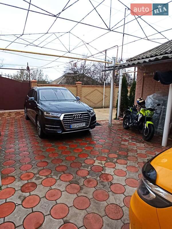 Внедорожник / Кроссовер Audi Q7 2017 в Ананьеве