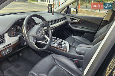 Внедорожник / Кроссовер Audi Q7 2017 в 