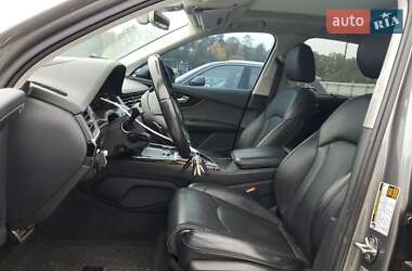 Внедорожник / Кроссовер Audi Q7 2015 в 