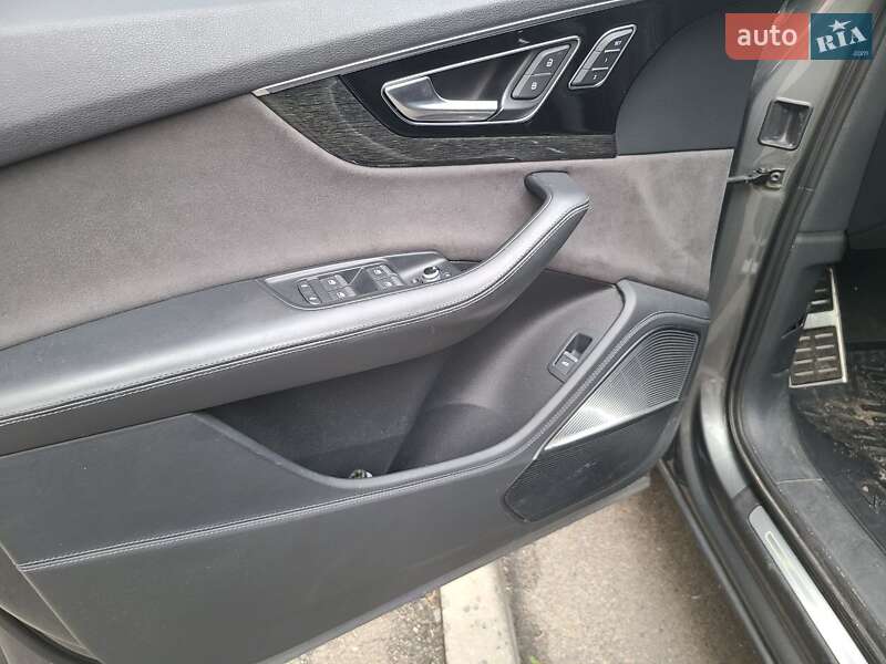 Внедорожник / Кроссовер Audi Q7 2015 в Виннице