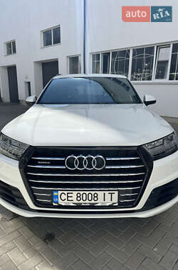 Внедорожник / Кроссовер Audi Q7 2017 в 