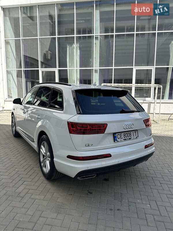 Внедорожник / Кроссовер Audi Q7 2017 в Черновцах