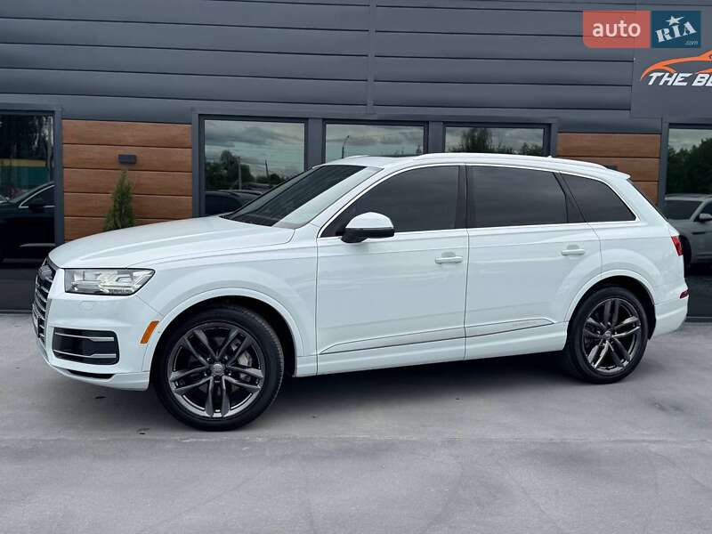 Позашляховик / Кросовер Audi Q7 2017 в Рівному