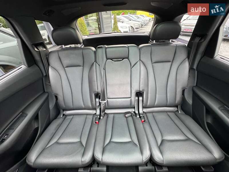 Позашляховик / Кросовер Audi Q7 2017 в Рівному