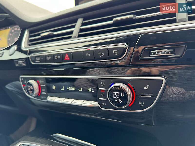 Позашляховик / Кросовер Audi Q7 2017 в Рівному