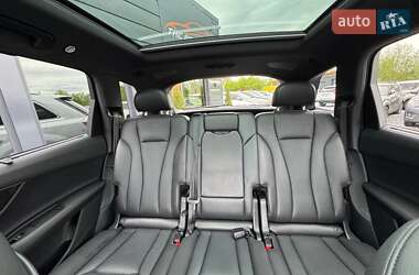 Внедорожник / Кроссовер Audi Q7 2017 в 