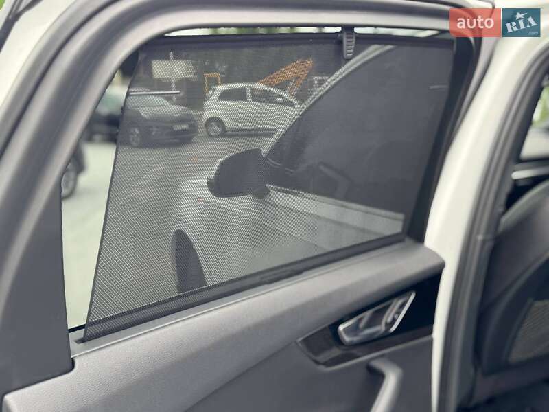 Позашляховик / Кросовер Audi Q7 2017 в Рівному