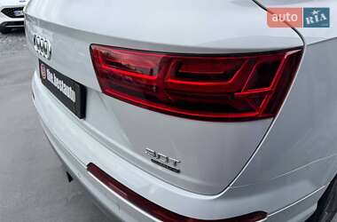 Внедорожник / Кроссовер Audi Q7 2017 в 