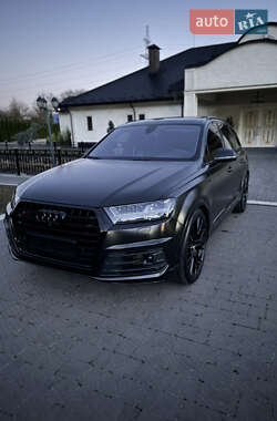 Внедорожник / Кроссовер Audi Q7 2018 в 