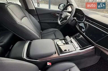 Позашляховик / Кросовер Audi Q7 2022 в 