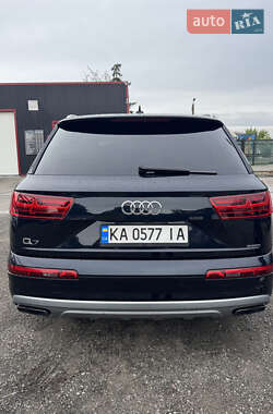 Позашляховик / Кросовер Audi Q7 2016 в 