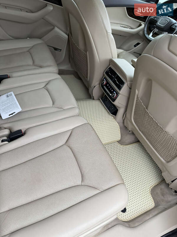 Внедорожник / Кроссовер Audi Q7 2016 в Киеве