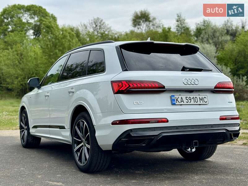 Внедорожник / Кроссовер Audi Q7 2022 в Днепре